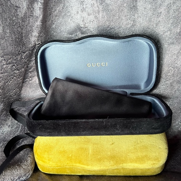 Authentic Gucci Cases - Picture 3 of 3